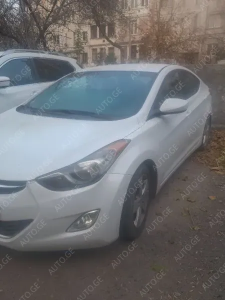 Hyundai Elantra 2013 — photo 2