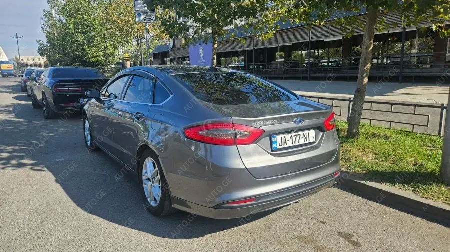 Ford Fusion 2013 — photo 2