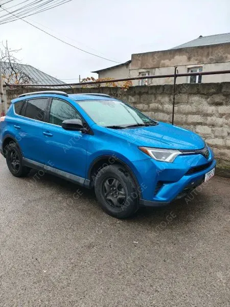 Toyota RAV4 2017 — photo 2