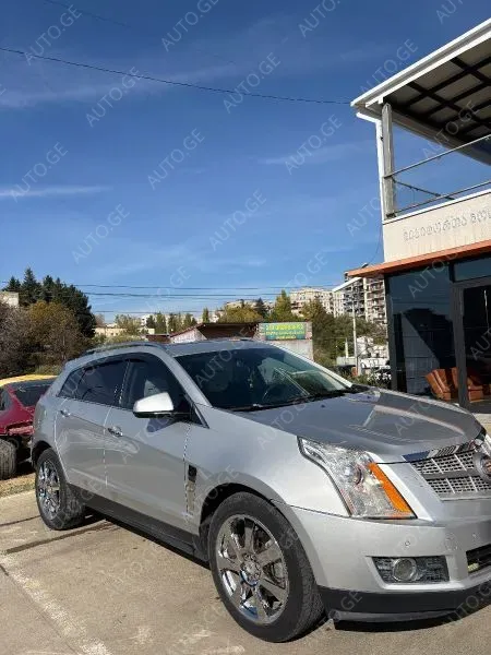 Cadillac SRX 2010 — photo 2