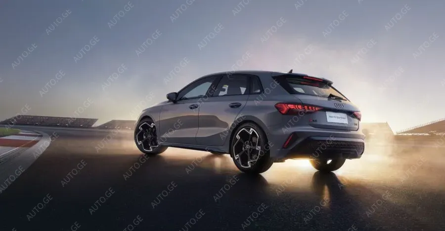 Audi A3 2025 — photo 2