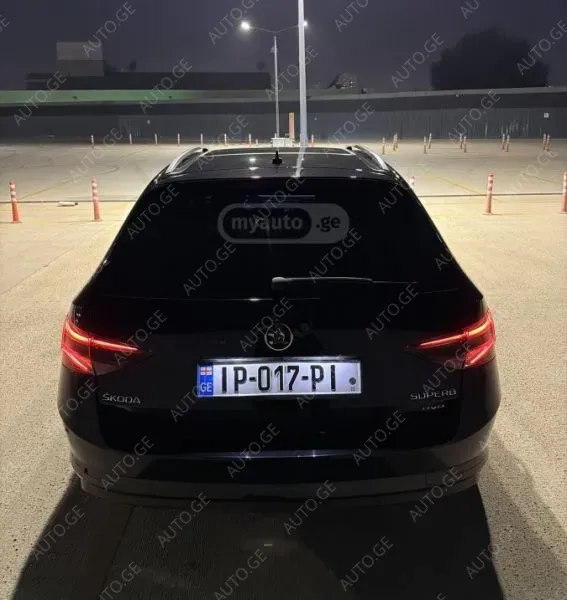 Skoda Superb 2017 — photo 2
