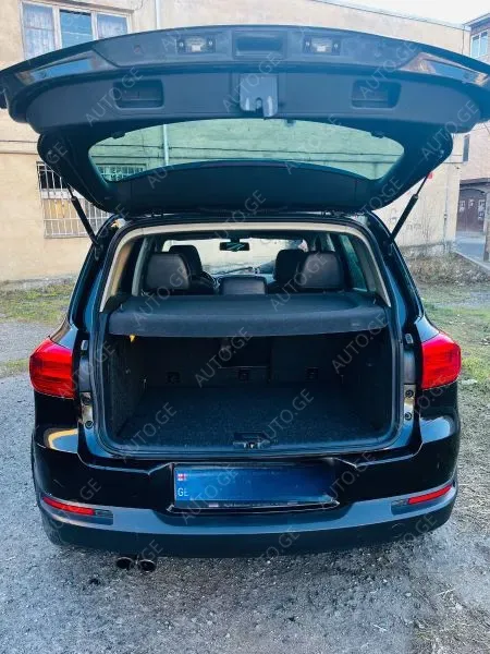 Volkswagen Tiguan 2011 — photo 2