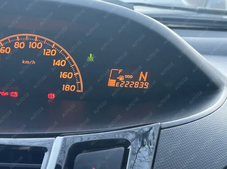 Toyota Vitz 2005 — photo 2