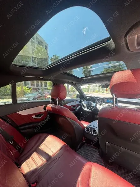 Mercedes-Benz C-300-Merc 2018 — photo 2