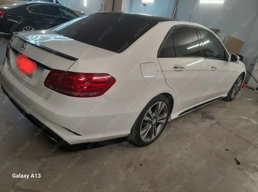 Mercedes-Benz E-350C 2013 — photo 2