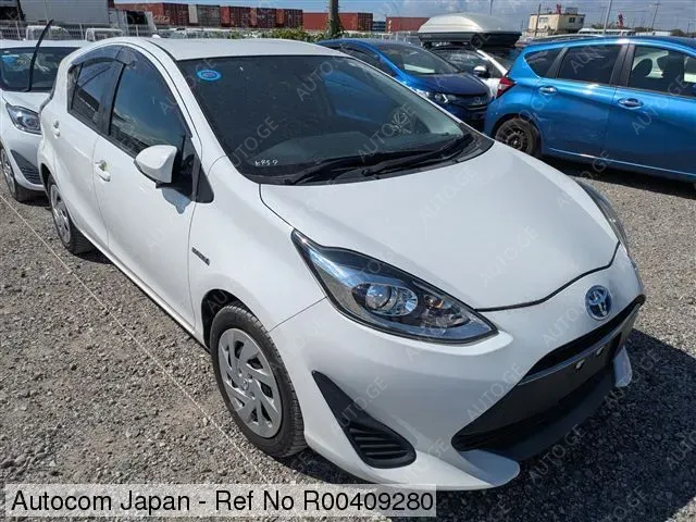 Toyota Aqua 2018 — photo 2