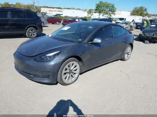 Tesla Model-3-Tesla 2022 — photo 2