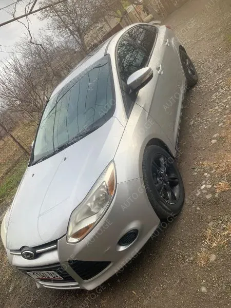 Ford Focus 2014 — photo 2