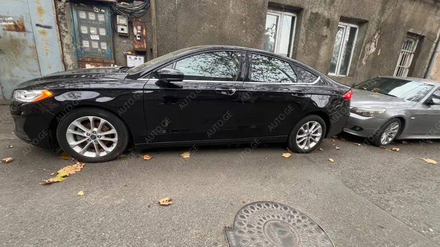 Ford Fusion 2019 — photo 2