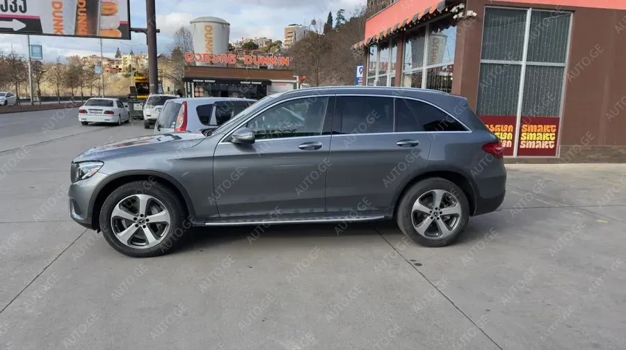 Mercedes-Benz 300-Glc 2018 — photo 2