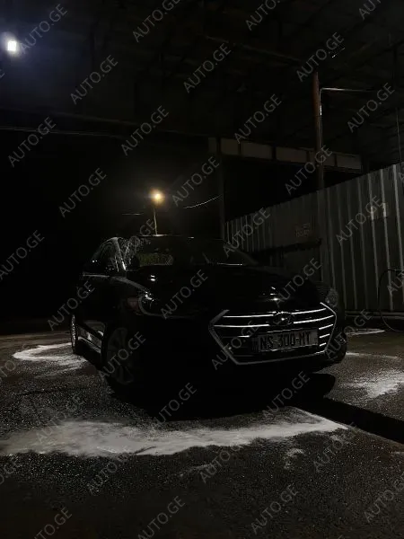 Hyundai Elantra 2017 — photo 2
