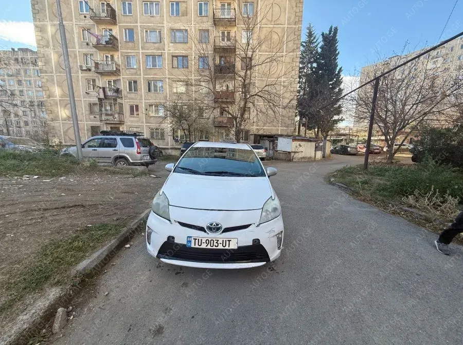 Toyota Prius 2012 — photo 2