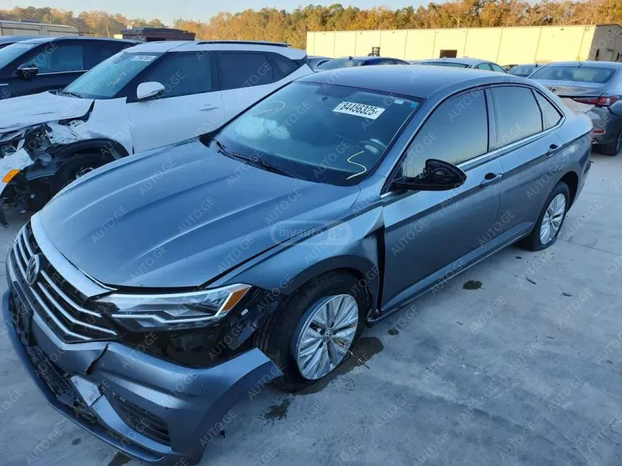 Volkswagen Jetta 2019 — photo 2