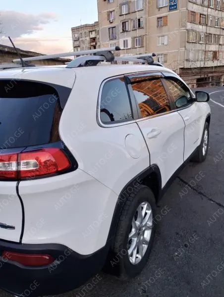 Jeep Cherokee 2014 — photo 2