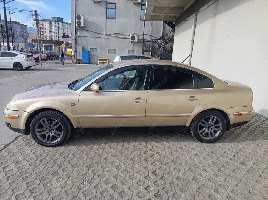 Volkswagen Passat 2001 — photo 2