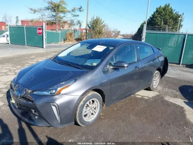 Toyota Prius 2021 — photo 2