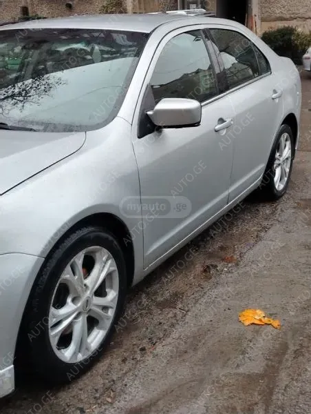 Ford Fusion 2011 — photo 2