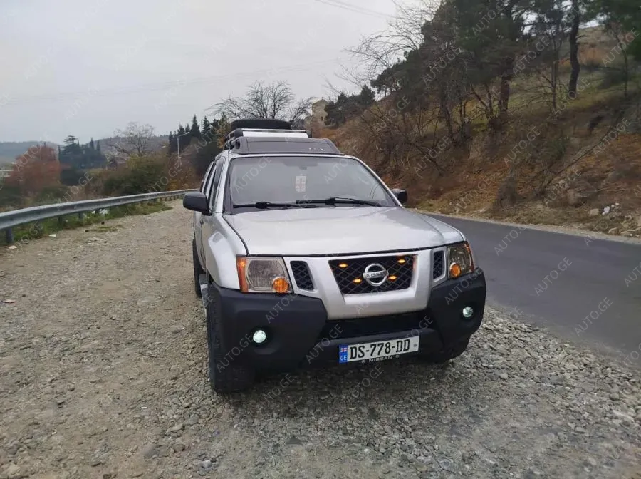 Nissan Xterra 2012 — photo 2