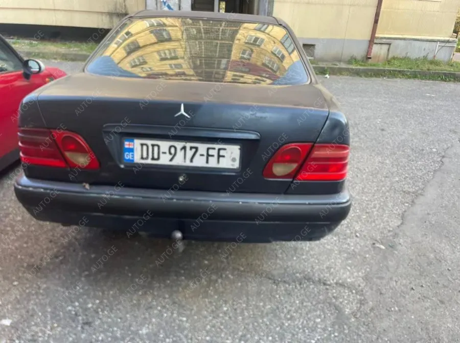 Mercedes-Benz E-210-Mercedes 1995 — photo 2