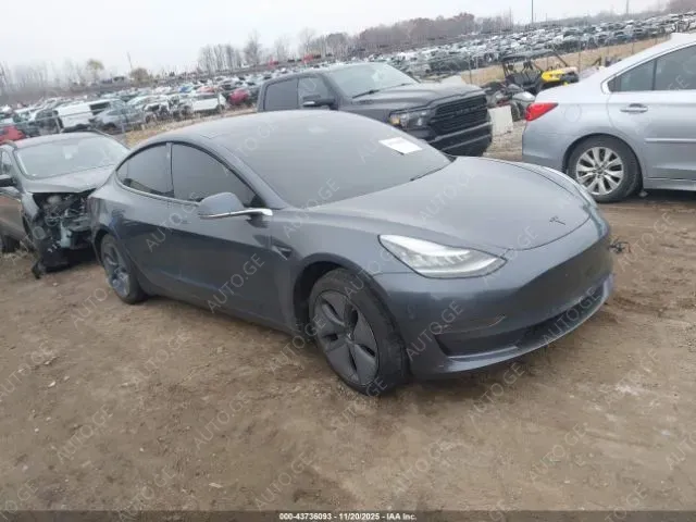 Tesla Model-3-Tesla