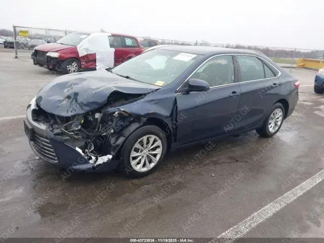 Toyota Camry 2016 — photo 2