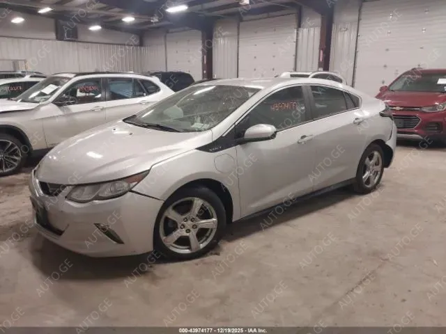 Chevrolet Volt 2018 — photo 2