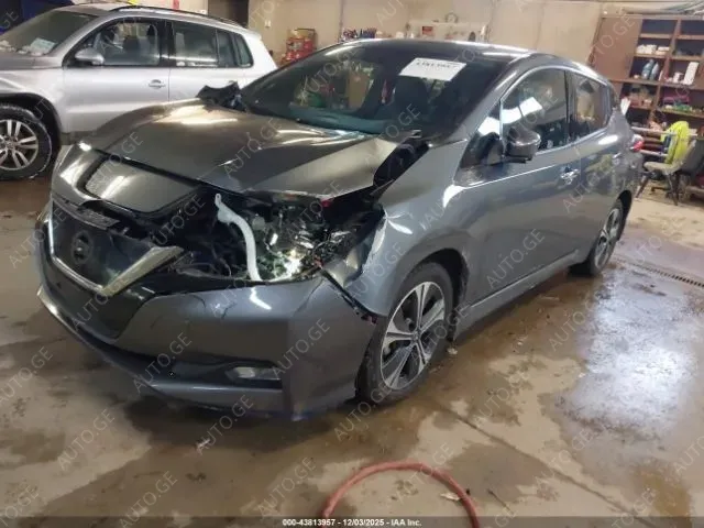 Nissan Leaf 2020 — photo 2