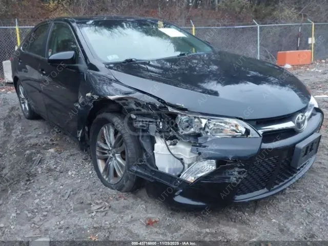 Toyota Camry 2015 — photo 2