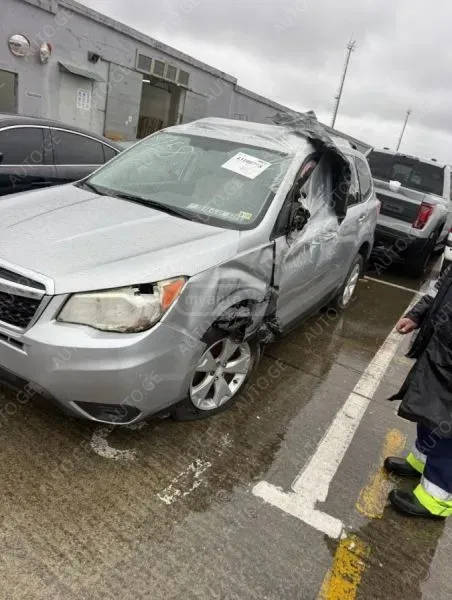 Subaru Forester 2015 — photo 2