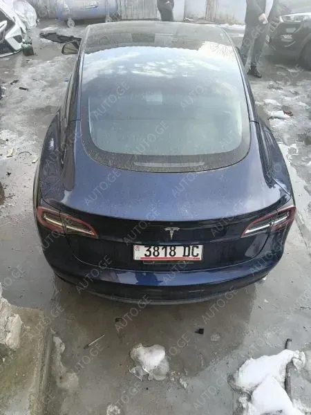 Tesla Model-3-Tesla
