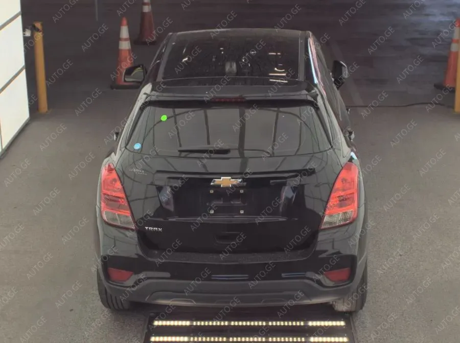 Chevrolet Trax 2018 — photo 2