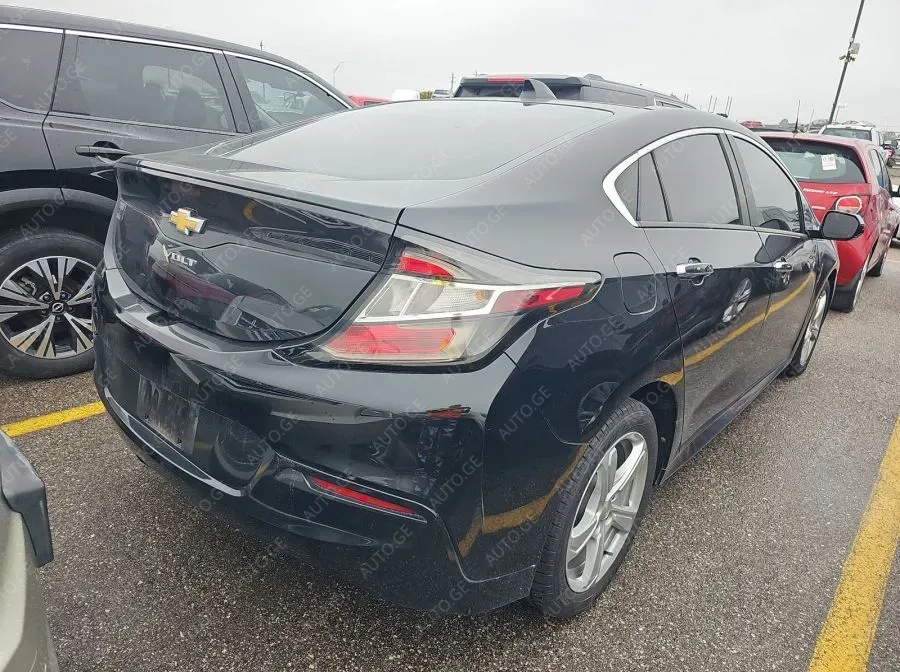Chevrolet Volt 2018 — photo 2