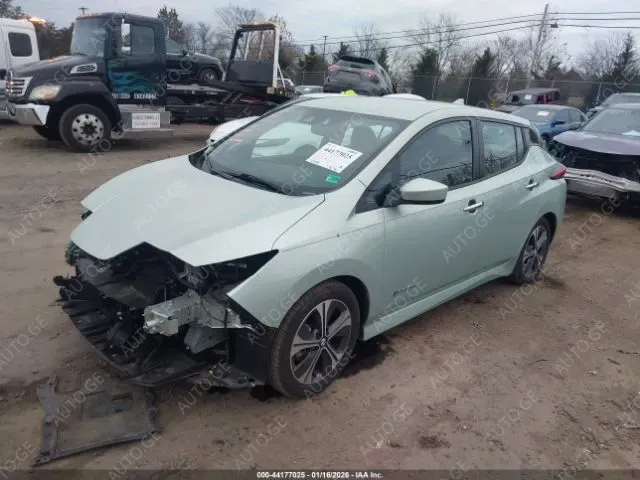 Nissan Leaf 2018 — photo 2