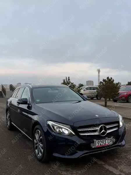 Mercedes-Benz C-350C 2016 — photo 2