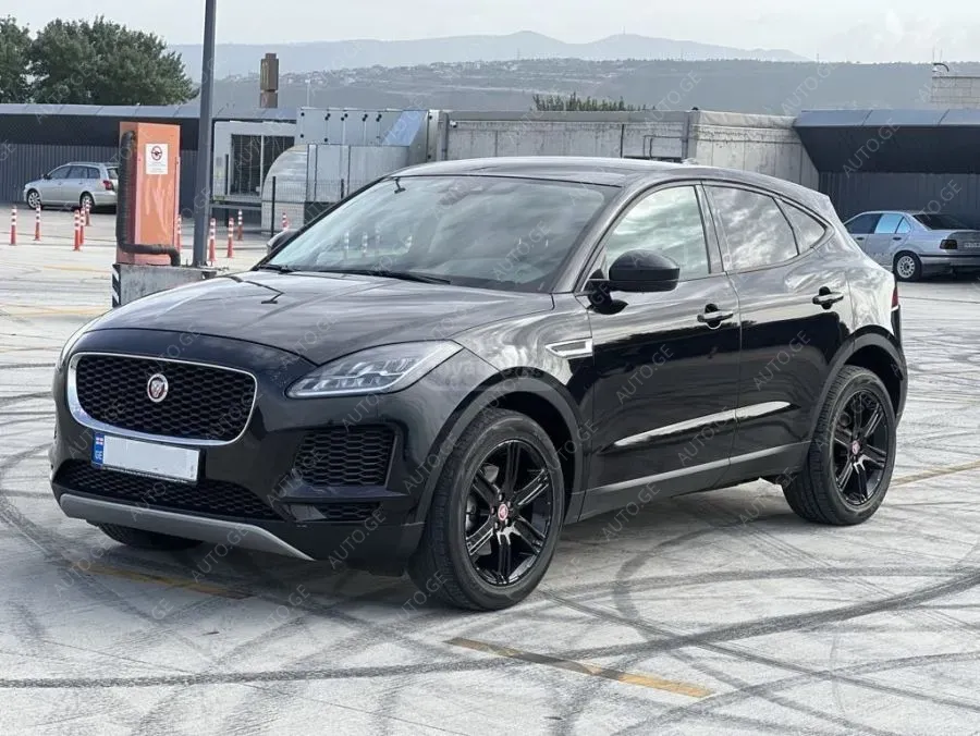 Jaguar E-Pace 2020 — photo 2
