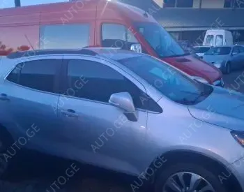 Buick Encore 2016 — photo 2