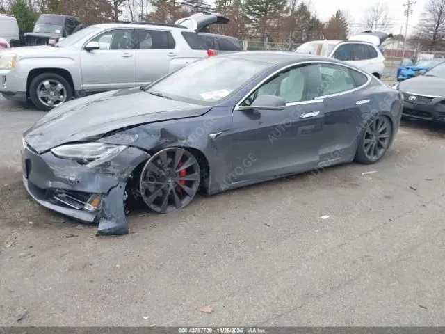 Tesla Model S 2020 — photo 2