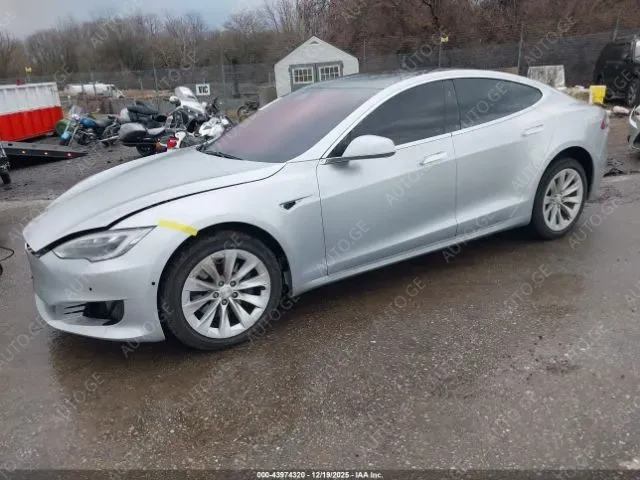 Tesla Model S 2018 — photo 2