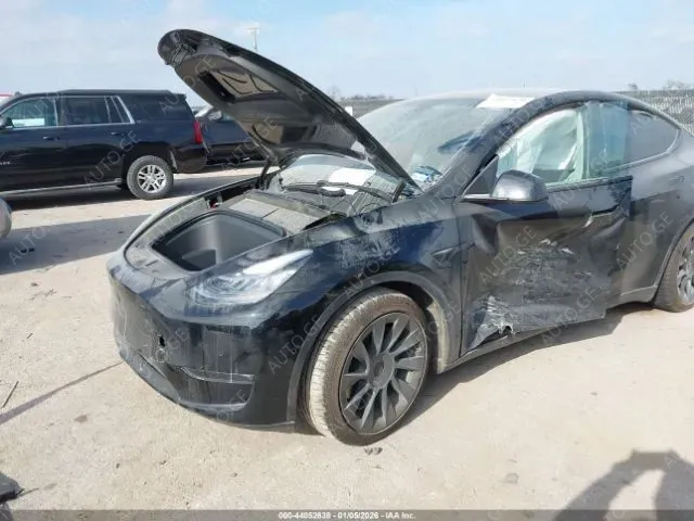 Tesla Model Y 2021 — photo 2
