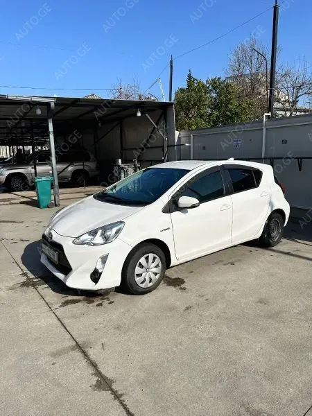 Toyota Aqua 2017 — photo 2