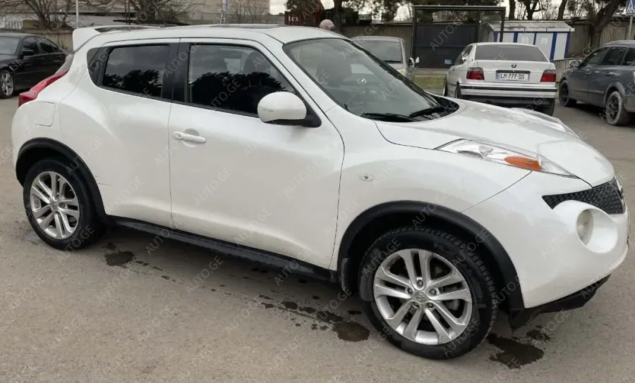 Nissan Juke 2012 — photo 2