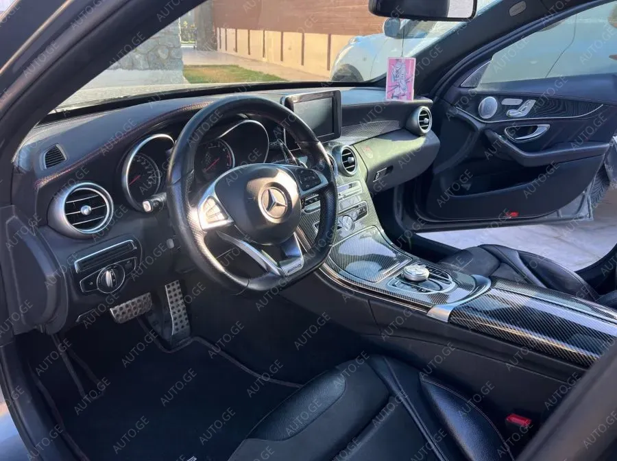 Mercedes-Benz C-43-Amg 2018 — photo 2