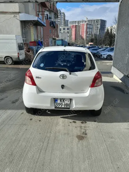 Toyota Vitz 2007 — photo 2