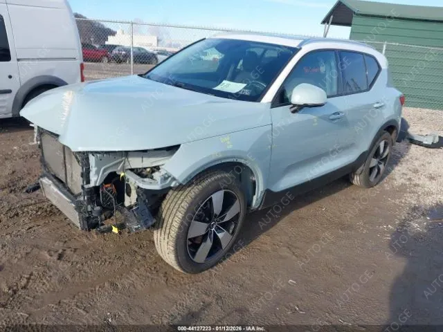 Volvo Xc40-T5-Momentum 2019 — photo 2