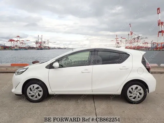 Toyota Aqua 2021 — photo 2