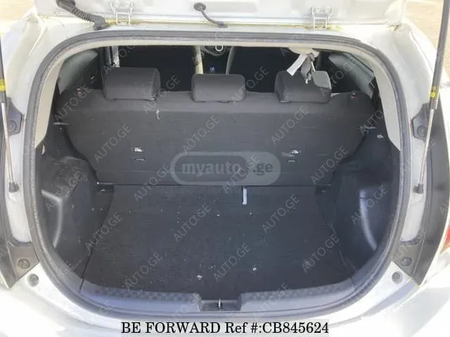 Toyota Aqua 2021 — photo 2