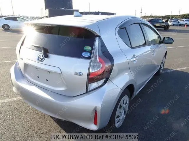Toyota Aqua 2021 — photo 2
