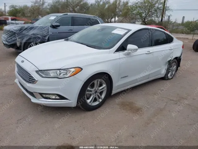 Ford Fusion 2018 — photo 2