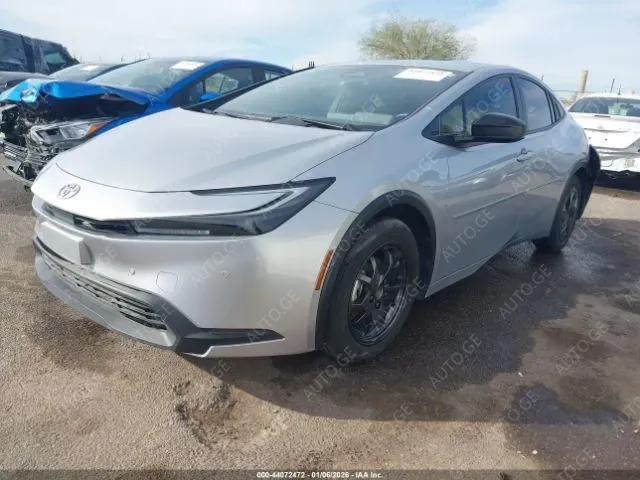 Toyota Prius-Prime 2023 — photo 2